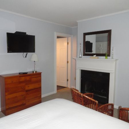 The Bond 1786 Inn (Adults Only) Warrensburg Cameră foto
