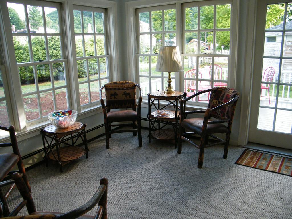 The Bond 1786 Inn (Adults Only) Warrensburg Exterior foto