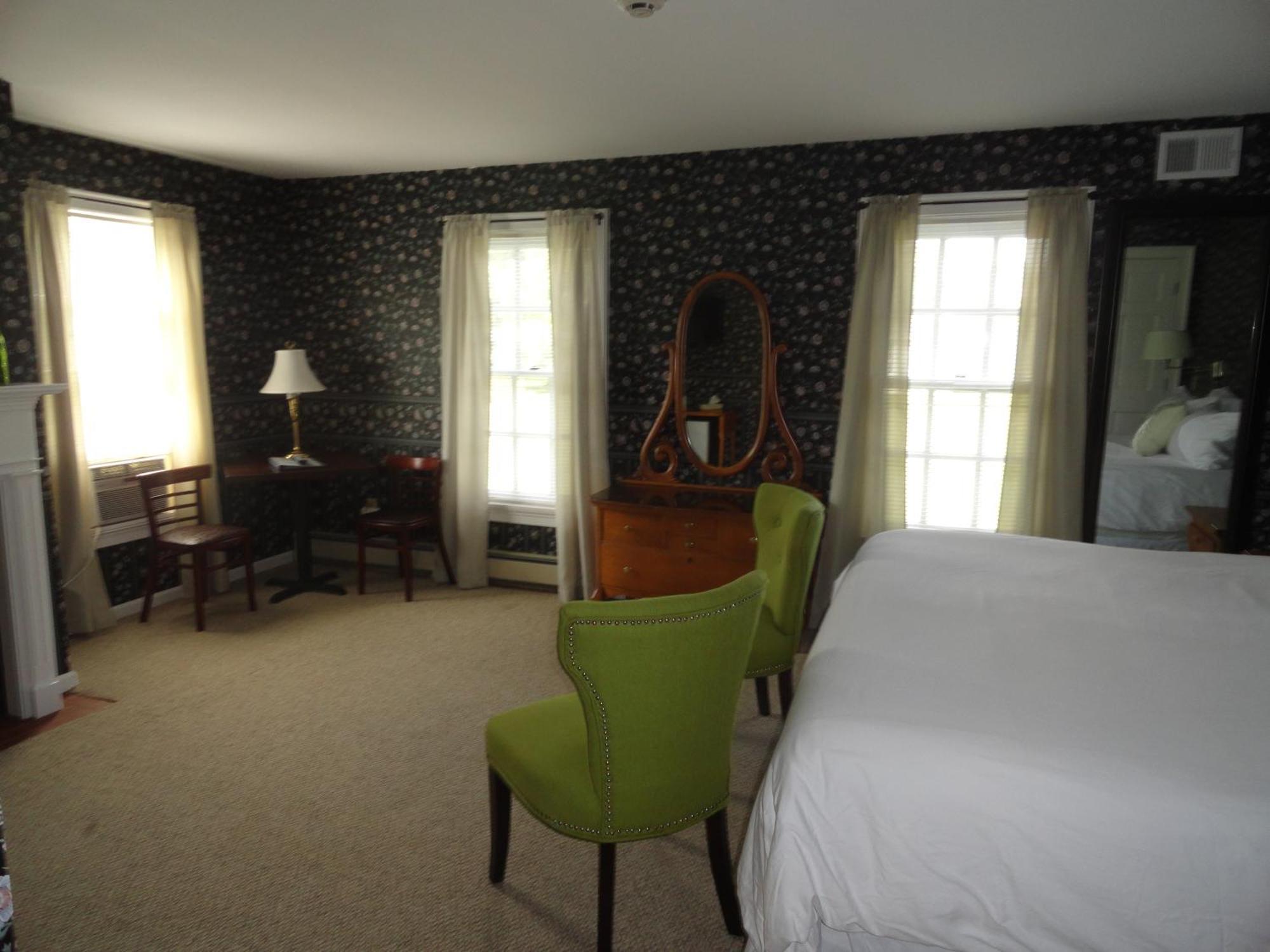 The Bond 1786 Inn (Adults Only) Warrensburg Cameră foto